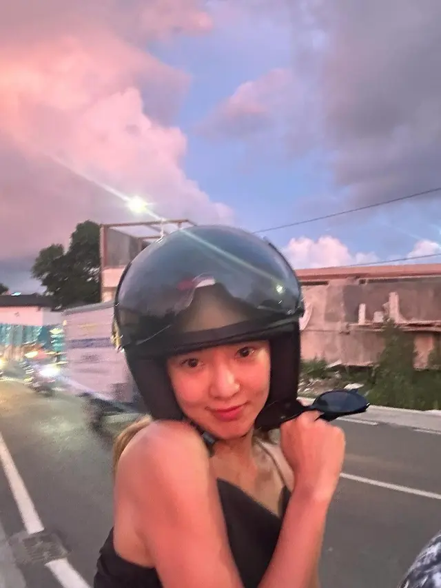 8 Potret Hyoyeon SNSD Liburan di Bali, Betah Banget - Hot Liputan6.com