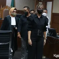 Nia Ramadhani dan Ardi Bakrie (Muhammad Akrom Sukarya/© KapanLagi.com)
