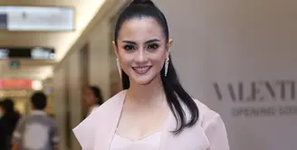 Pemeran dalam film Dejavu: Ajian Puter Giling, Ririn Ekawati belum lagi terpikir untuk menikah kembali. Seperti diketahui, 11 Juni 2017 lalu, sang suami, Fery Wijaya telah meninggal dunia. (Nurwahyunan/Bintang.com)