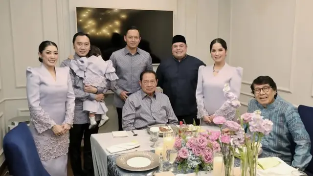 Gaya Menantu SBY dan Jokowi saat Lebaran 2025. [@annisayudhoyono]
