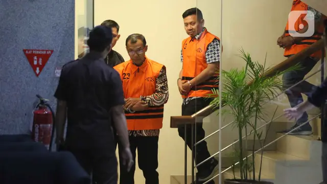 KPK Tahan 4 Tersangka Kasus Dana Hibah Pemprov Jatim