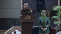Kepala Kejati Riau yang baru, Supardi, saat pisah sambut dengan pejabat lama di Kejati Riau. (Liputan6.com/M Syukur)