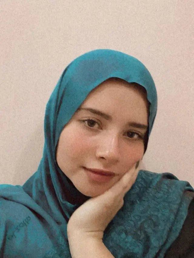 6 Potret Jovita Karen Saat Pakai Hijab Ini Curi Perhatian, Kian Menawan