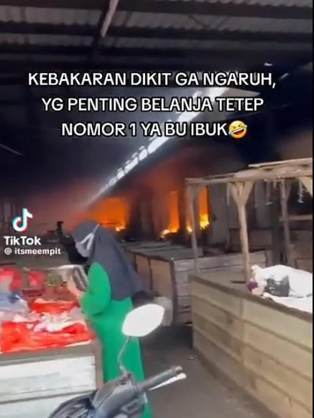 8 Potret Orang Tetap Santai dalam Keadaan Genting Ini Bikin Geleng Kepala