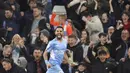 Manchester City masih terlalu tangguh bagi Brighton & Hove Albion. Riyad Mahrez dan kawan kawan sukses menaklukkan tamunya dengan tiga gol tanpa balas. (AFP/Oli Scarff)