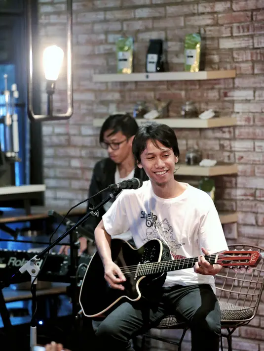 Bagi grup Sheila on 7, bulan Ramadan merupakan waktu yang tepat untuk memikirkan konsep buat album barunya nanti. Karena bulan itu, tidak banyak jadwal manggung. (Adrian Putra/Bintang.com)