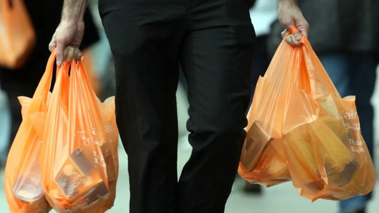 Cara Kece Atur Kantong Plastik Seperti Mengambil Tisu
