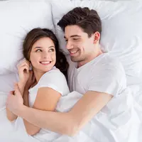 ilustrasi pasangan menikah/copyright by Roman Samborskyi (Shutterstock)