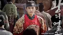 Ketampanan Seo In Guk di drama The King's Face sanggup membuat para kaum hawa jadi terpana. (Foto: dramafever.com)