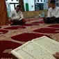 Para WBP Lapas Kelas IIA Serang Berburu Berkah Nuzulul Qur'an Di 10 Malam Terakhir Ramadhan. (Rabu, 27/04/2022). (Liputan6.com/Yandhi Deslatama).