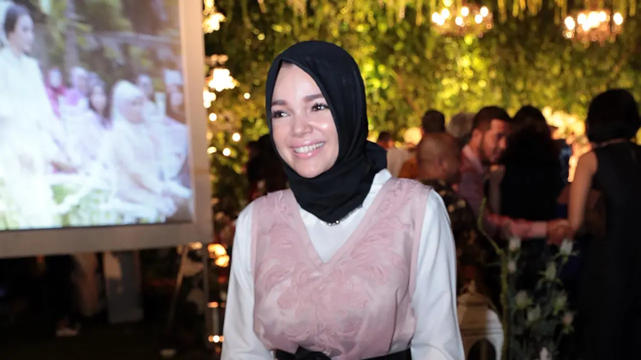 [Bintang] Dewi Sandra