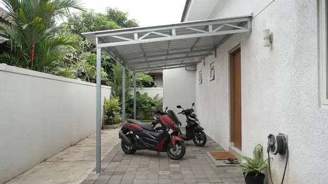 Desain Kanopi Samping Rumah untuk Area Penyimpanan Motor
