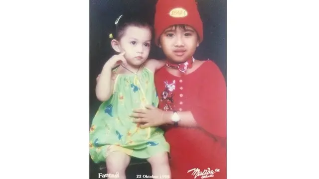 5 Foto Jadul Joshua Suherman Saat Anak-anak, Lawas Banget