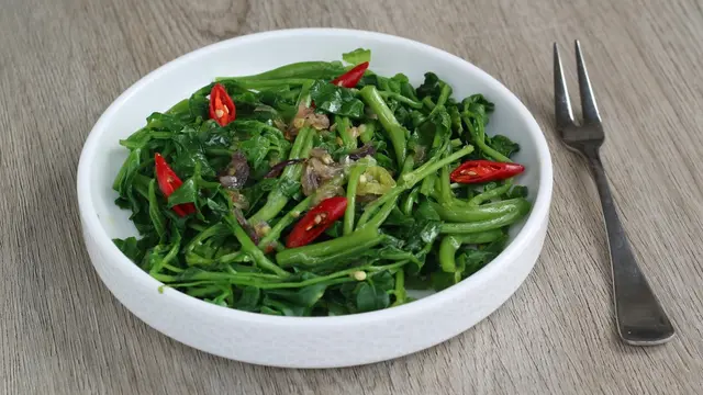 tumis sayur selada