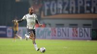 Pemain Persib Bandung, David Da Silva saat melawan Bhayangkara FC dalam laga pekan pertama BRI Liga 1 2022/2023 di Stadion Wibawa Mukti, Cikarang, Minggu (24/7/2022). (Bola.com/Ikhwan Yanuar)