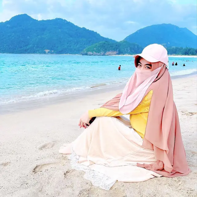 6 Potret Shindy Putri Kakak Ria Ricis Pakai Cadar, Makin Anggun