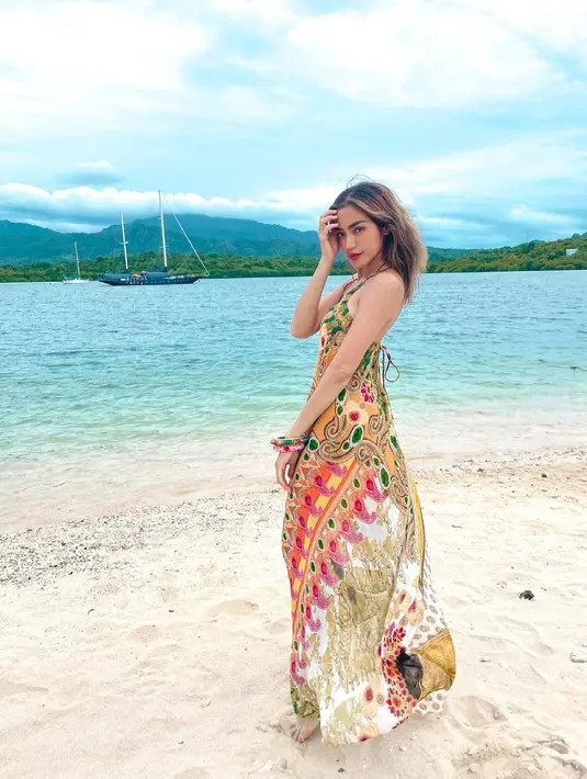 Meskipun ada beberapa laki-laki yang mendekatinya, namun hingga kini Jedar mengaku masih belum memiliki kekasih. Selain ingin membahagiakan El, Jedar pun ingin memperbaiki diri lebih dahulu. (Instagram/inijedar)