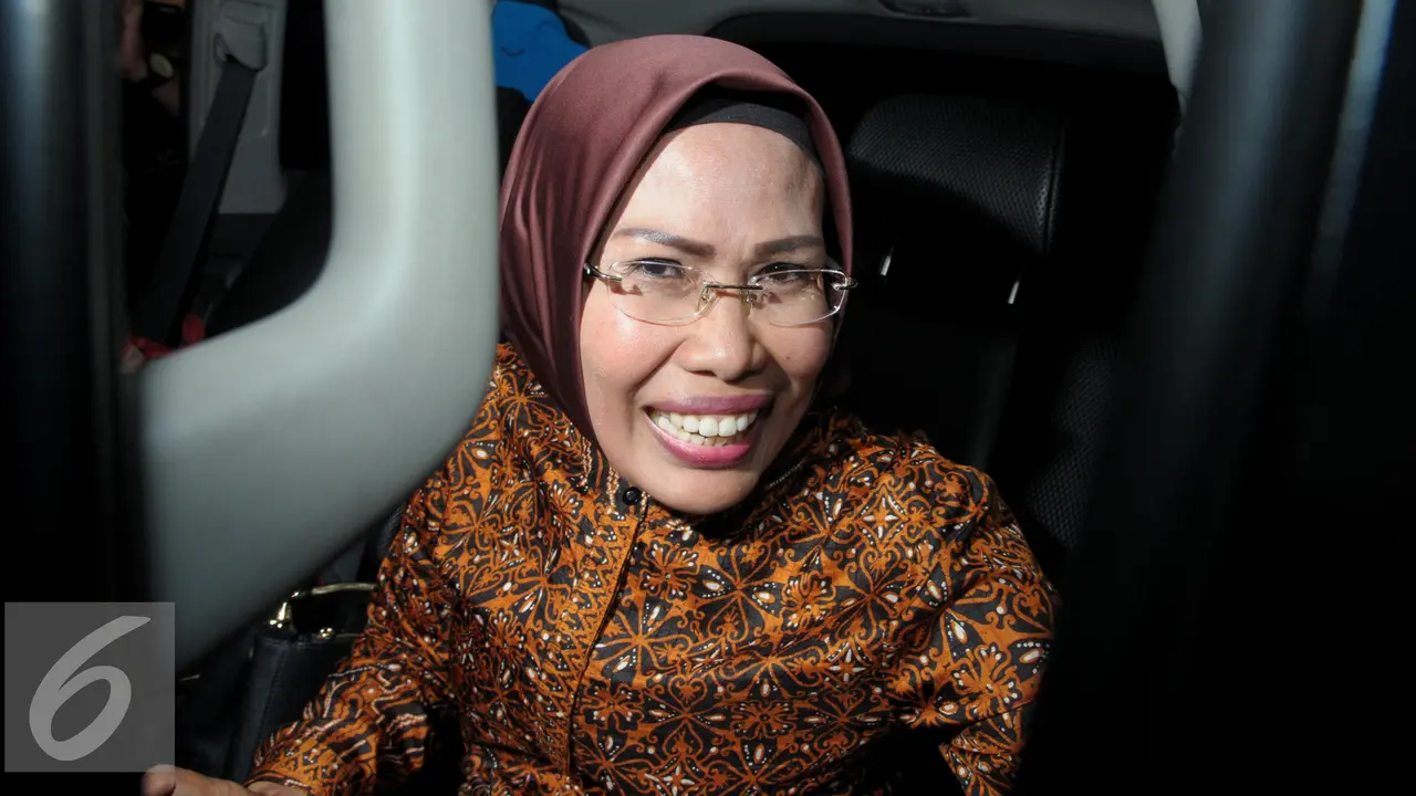 20160524- Bupati Serang Datangi Kantor KPK- Ratu Tatu Chasanah- Helmi Afandi