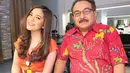 Lewat akun pribadinya juga, Tasya Kamila mendoakan kepergian sang ayah agar tenang di sisi-Nya. Ia juga pertama kali mengabarkan kepergian sang ayah dengan mengunggah video ayahnya dan menuliskan kabar duka tersebut. (Instagram/tasyakamila)