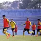 Pemain Arema berlatih keras jelang duel lawan Mitra Kukar (Rana Adwa/Liputan6.com)