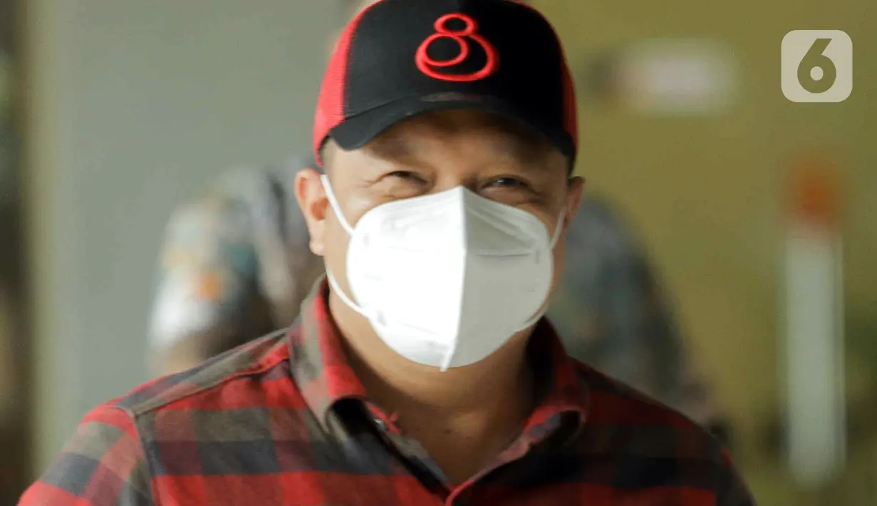 Tidak banyak kata yang diungkap Muhammad Hatta setibanya di Gedung Merah Putih KPK pada Jumat (13/10/2023). (Liputan6.com/Herman Zakharia)