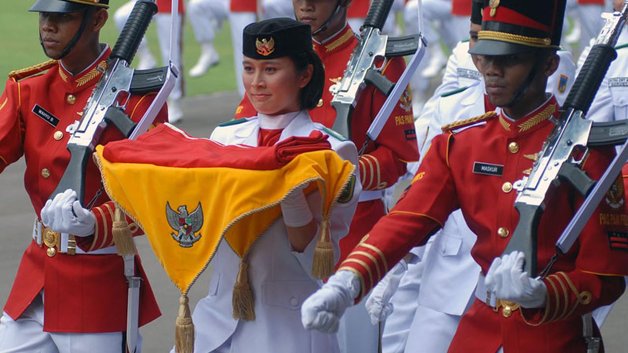 10 Gadis Cantik Pembawa Baki Sebelum Maria Felicia Gunawan