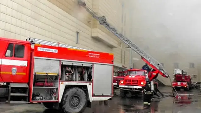 Kebakaran Hebat Melanda Pusat Perbelanjaan di Rusia