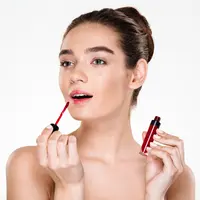 Rekomendasi lip tint dengan kesan natural look (Credit: freepik.com/drobotdean)