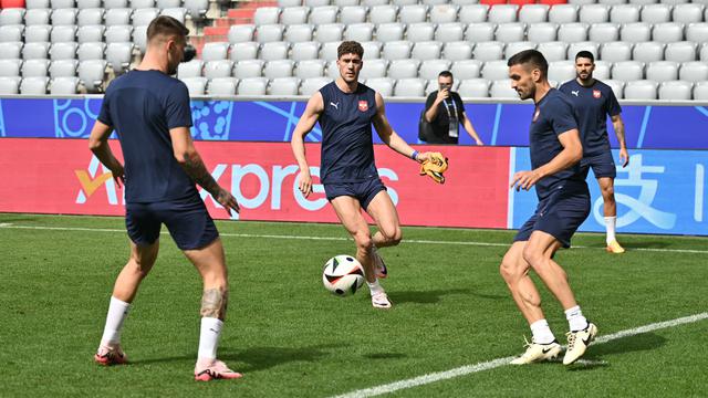 Latihan Serbia Jelang VS Slovenia di EURO