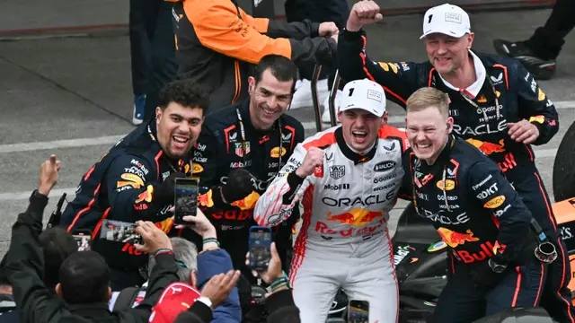Pertahankan Pole Position, Max Verstappen Raih Gelar Perdana di GP Jepang 2025