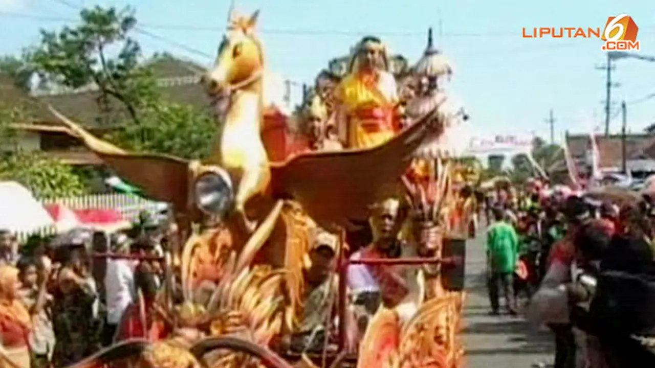 pawai-blitar-130923a.jpg