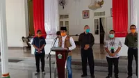 Bupati Bangkalan R Abdul Latief saat mengumumkan tanggal darurat covid 19.