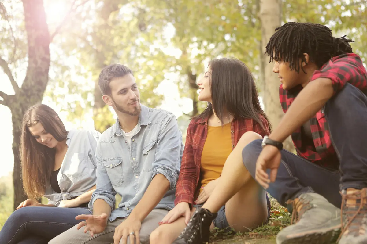 3 Zodiak yang Paling Sering Jadi Korban Friendzone