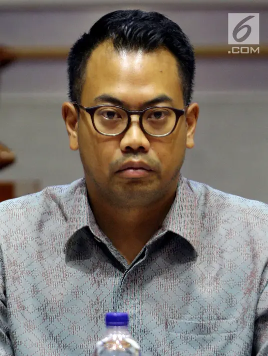 Kepala Kebijakan Publik Facebook Indonesia, Ruben Hattari saat Rapat Dengar Pendapat dengan Komisi I DPR di Jakarta, Selasa (17/4). Ini kali kedua Facebook dipanggil DPR terkait dengan kebocoran data pengguna Facebook Indonesia. (Liputan6.com/Johan Tallo)