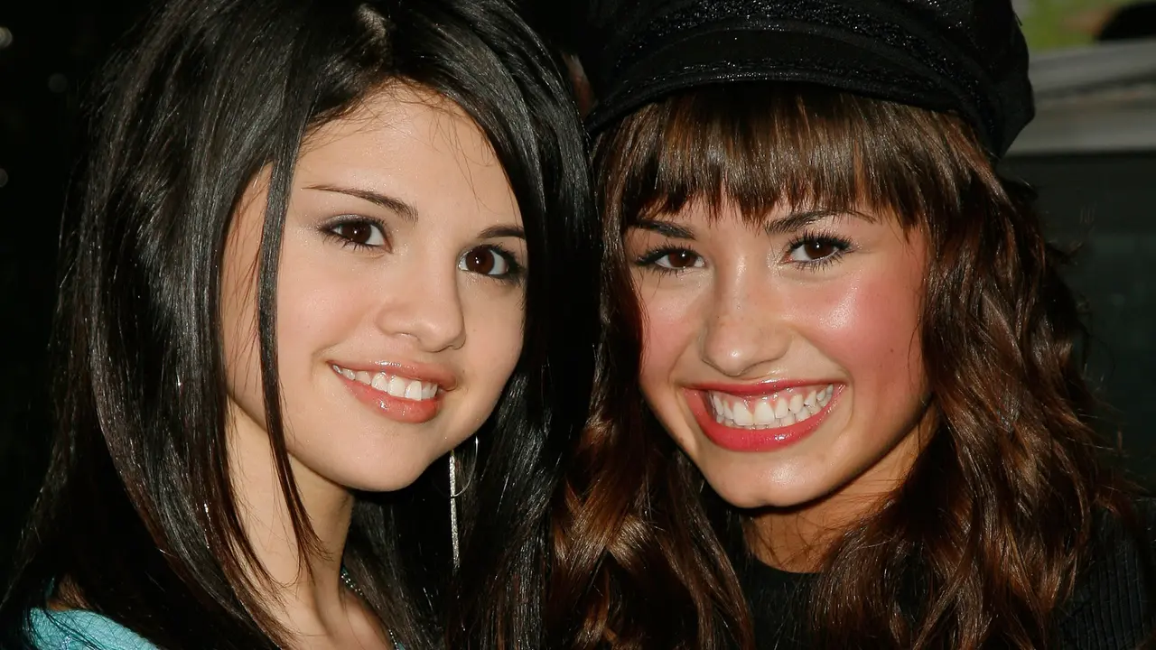 Selena Gomez dan Demi Lovato
