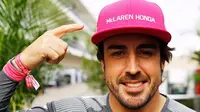 Pebalap asal Spanyol, Fernando Alonso, akan tetap membalap untuk McLaren pada F1 2018. (McLaren)