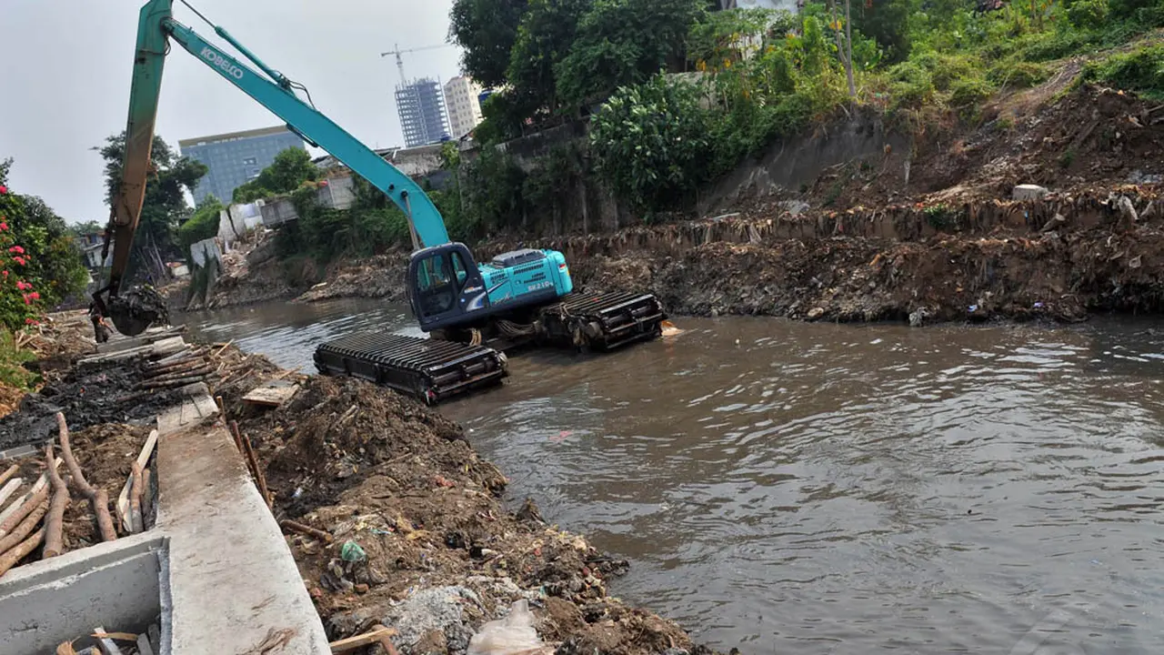 'Anak' Kali Ciliwung Mulai Dicor