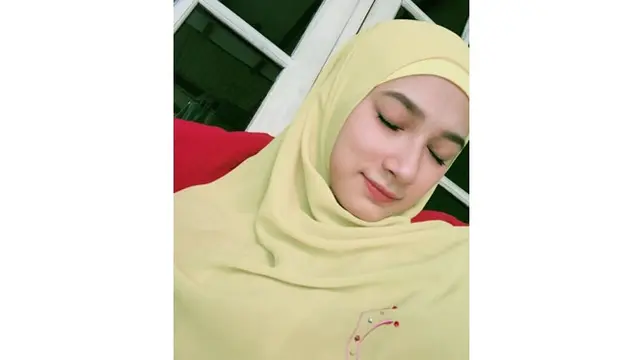 6 Potret Nadira Sungkar dengan Hijab, Pemeran Tamara di Sinetron Cinta Tapi Benci