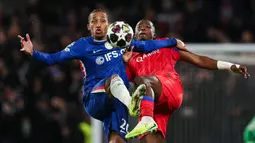 Pada leg pertama, PSG sukses menghajar Chelsea dengan skor 5-2 dalam laga yang berlangsung di Parc Des Princes, Paris, Prancis. (AFP/Adrian Dennis)