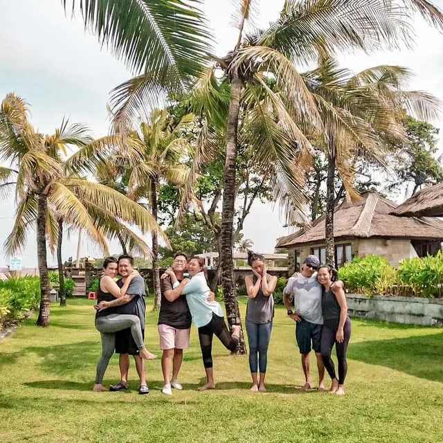 5 Tahun Menetap, Ini 6 Potret Mesra Feby Febiola dan Suami Nikmati Alam di Bali
