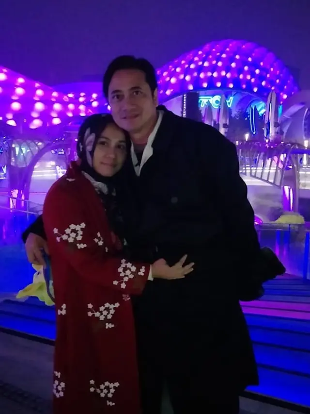 6 Potret Sarni, Istri Ivan Fadilla Sekaligus Ibu Sambung Verrell Bramasta