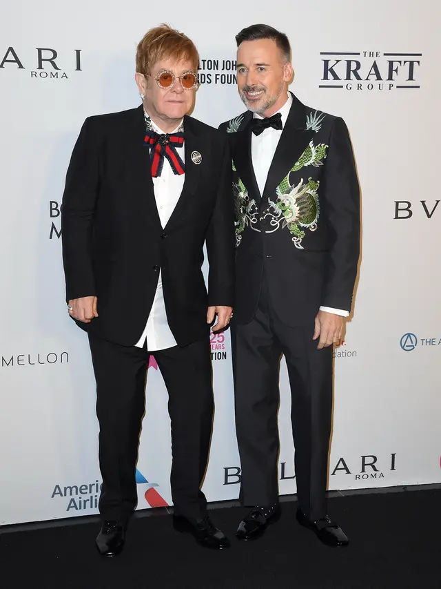 [Bintang] Elton John dan David Furnish
