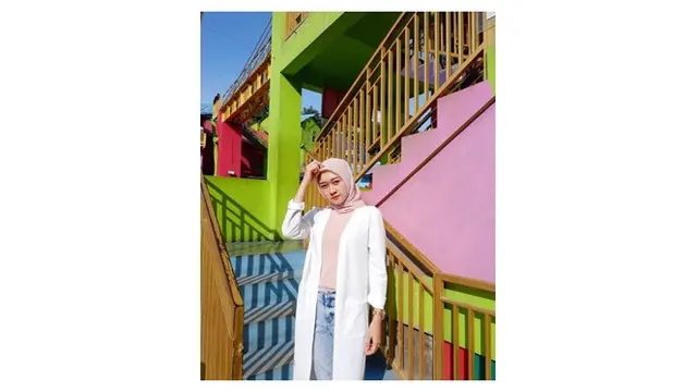 Girlband berhijab (Sumber: Instagram/ellennitaa)
