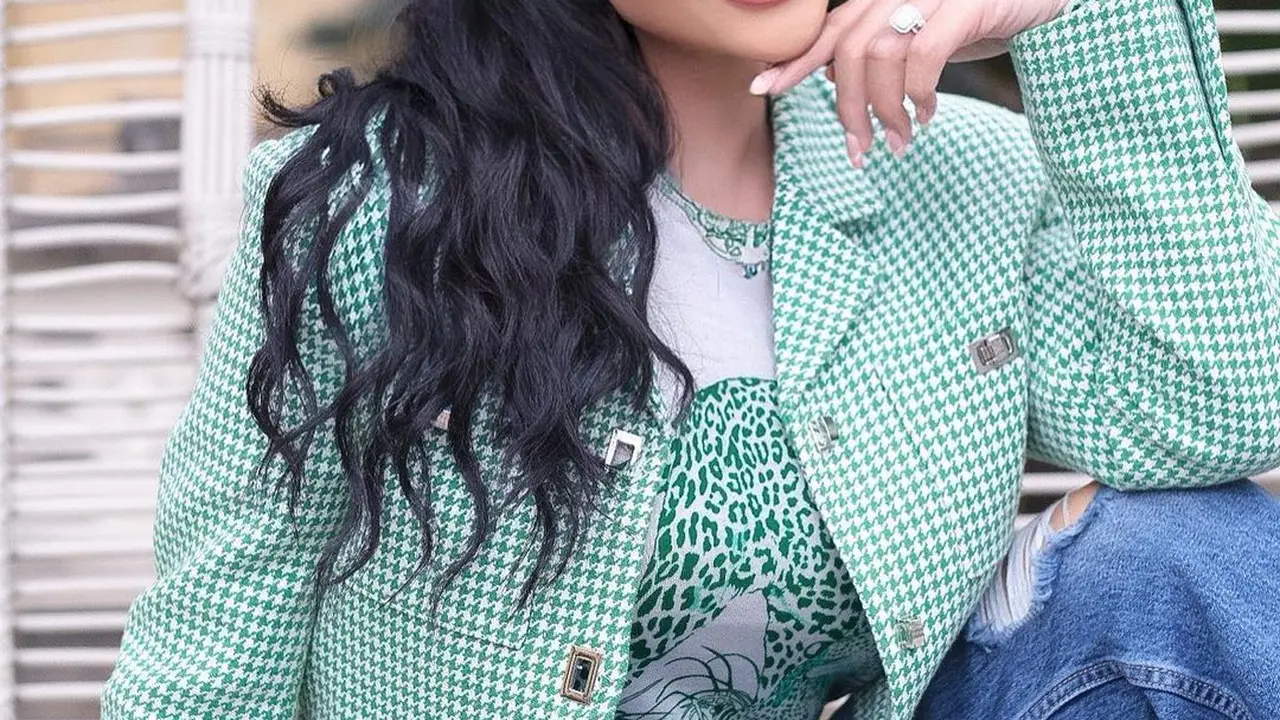 Resmi Jadi Nenek, Ini 7 Pesona Krisdayanti yang Tetap Awet Muda
