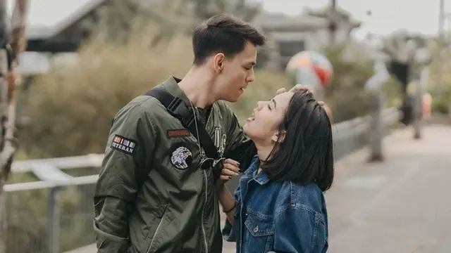 Mulai Tampil di Publik, Ini 6 Potret Mesra Nabila Faisal dan Marcell Darwin