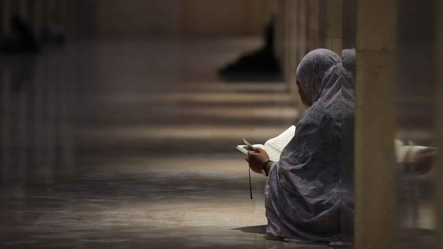 Dalil Al-Qur'an dan Hadis tentang Itikaf