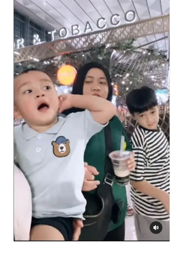 Demi Kerjaan, Ini 8 Momen Haru Raffi Ahmad dan Nagita Slavina Pergi ke Spanyol Tanpa Anak