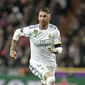 1. Sergio Ramos - Ramos tunjukan kemampuan maksimal di jantung pertahanan Real Madrid dibawah asuhan Jose Mourinho. Namun hubungan mereka memburuk di musim terakhir Jose Mourinho menjabat. (AFP/Gabriel Bouys)