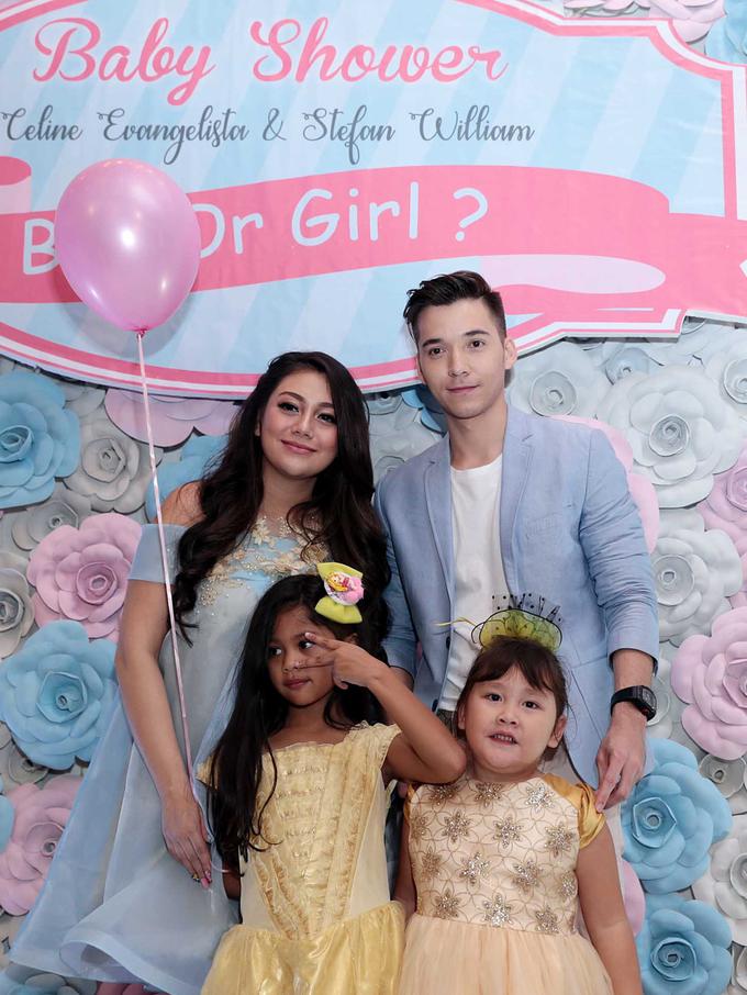  Stefan William Tak Sabar Temani Celine Evangelista 