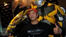 Rapper Iwa K saat ditemui di UOB Plaza, Jakarta, Kamis (2/7/2015). Iwa didapuk menjadi pengisi suara dalam film 'Transformer: Age of Extinction' sebagai Hound. (Liputan6.com/Faisal R Syam) 